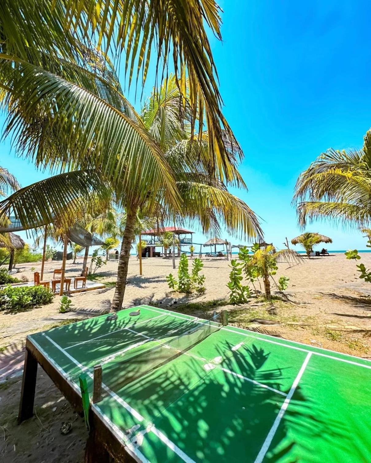 Surfing Turtle Lodge Poneloya Exterior photo
